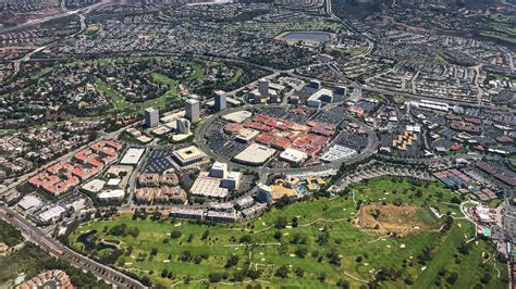 1 killed after Newport Beach mall shooting, police chase: Reports.